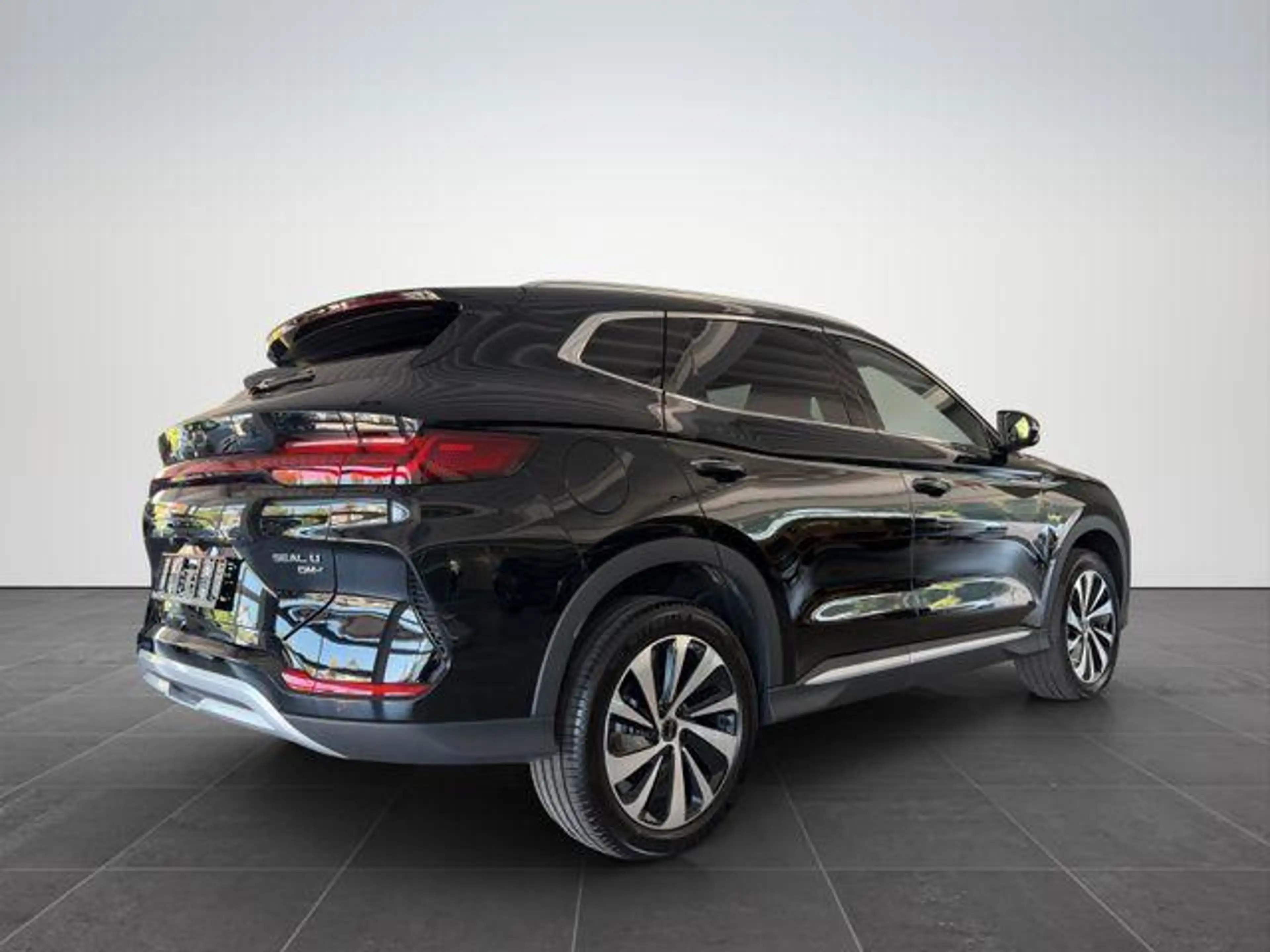 BYD Seal U DM-i Design AWD /360°/HUD/SHZ/PANO-DA 238 kW (3... — photo 3