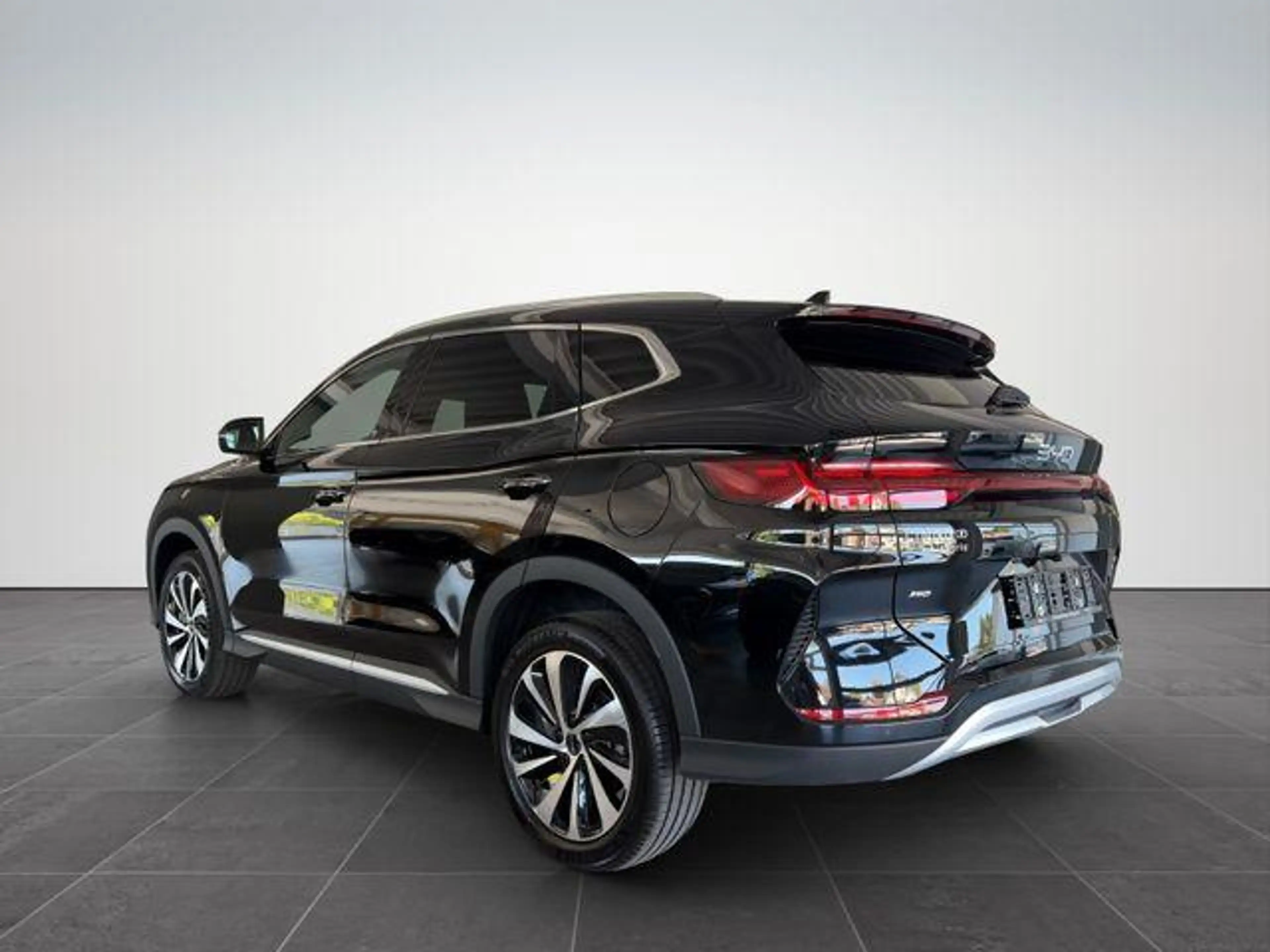 BYD Seal U DM-i Design AWD /360°/HUD/SHZ/PANO-DA 238 kW (3... — photo 5