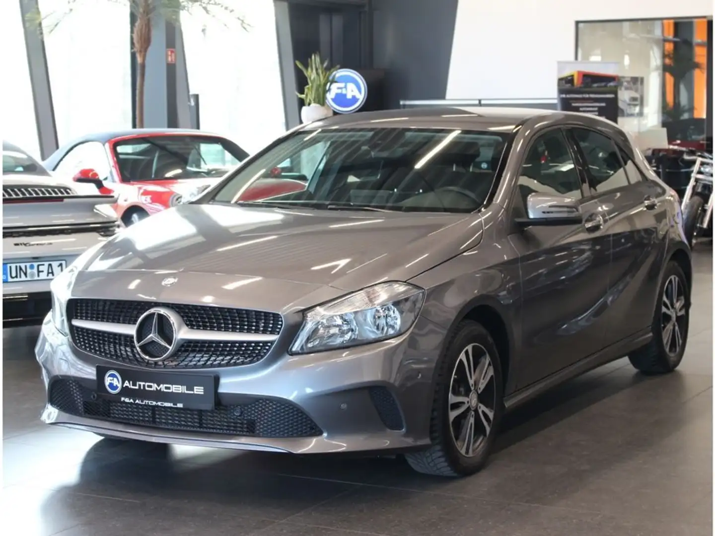Mercedes-Benz A 200 BlueEfficiency 2. Hand*Memory*Kamera Gris - 1