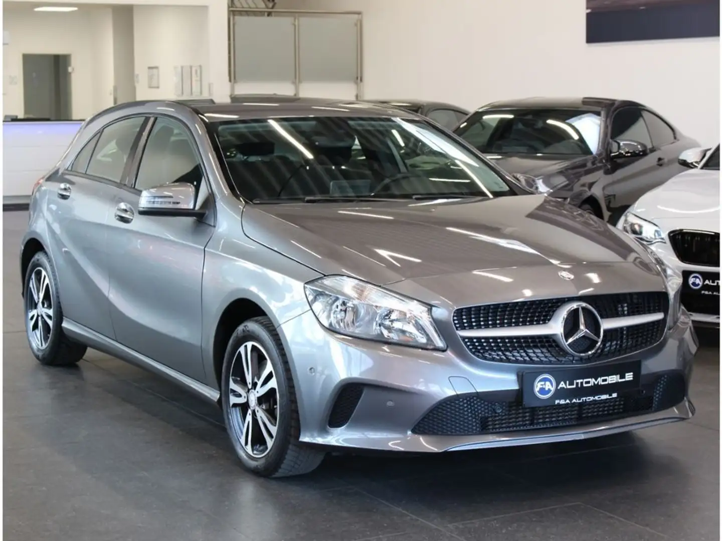 Mercedes-Benz A 200 BlueEfficiency 2. Hand*Memory*Kamera Gris - 2