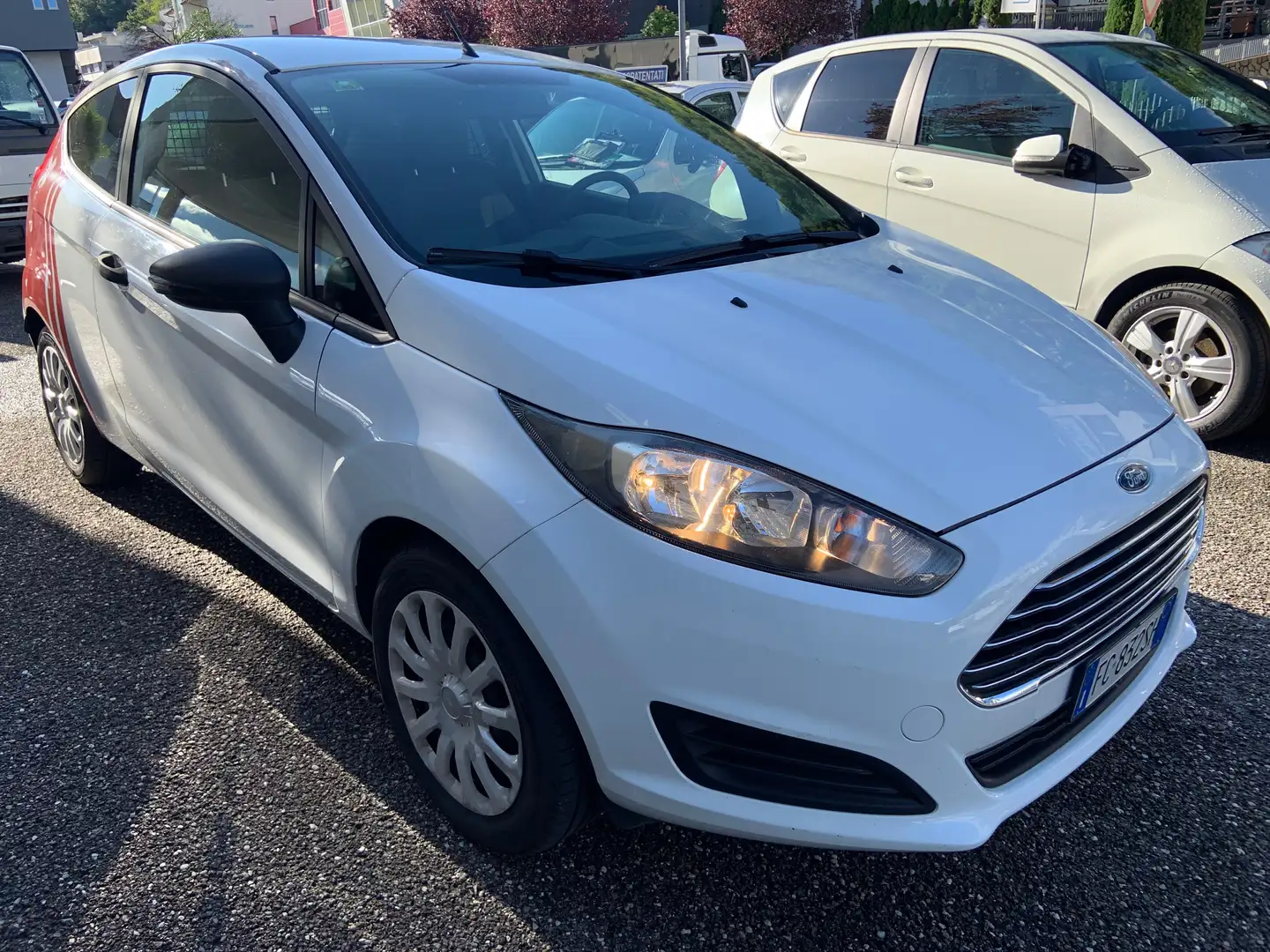 Ford Fiesta Van Blanco - 2