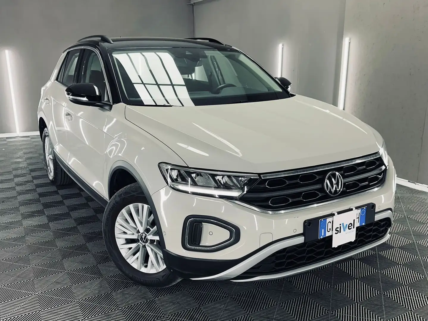 Volkswagen T-Roc T-Roc 2022 1.0 tsi Style 110cv Beige - 1