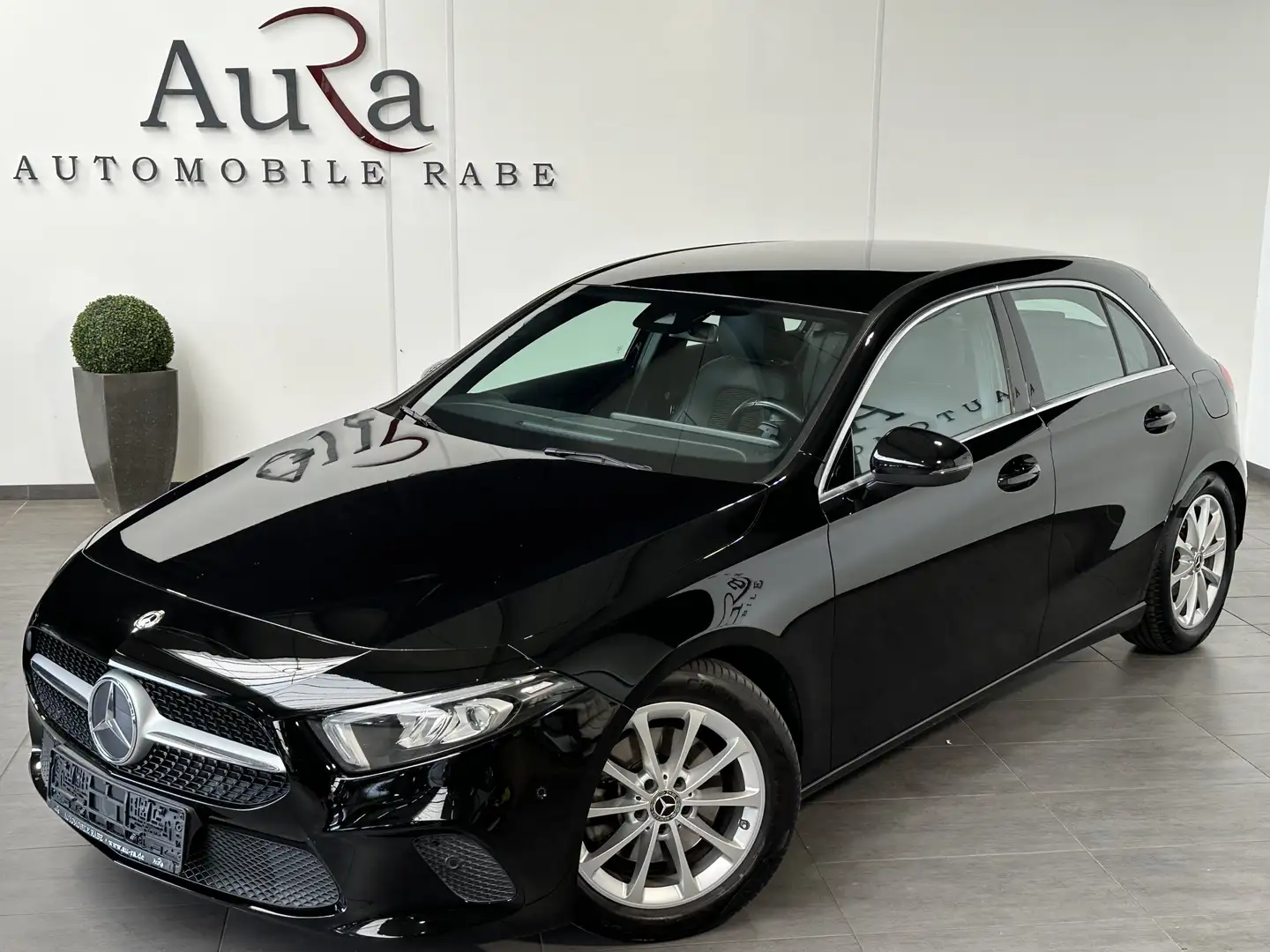 Mercedes-Benz A 220 Progressive DCT NAV+LED+SHZ+KAMERA+AHK+EU6 Schwarz - 2
