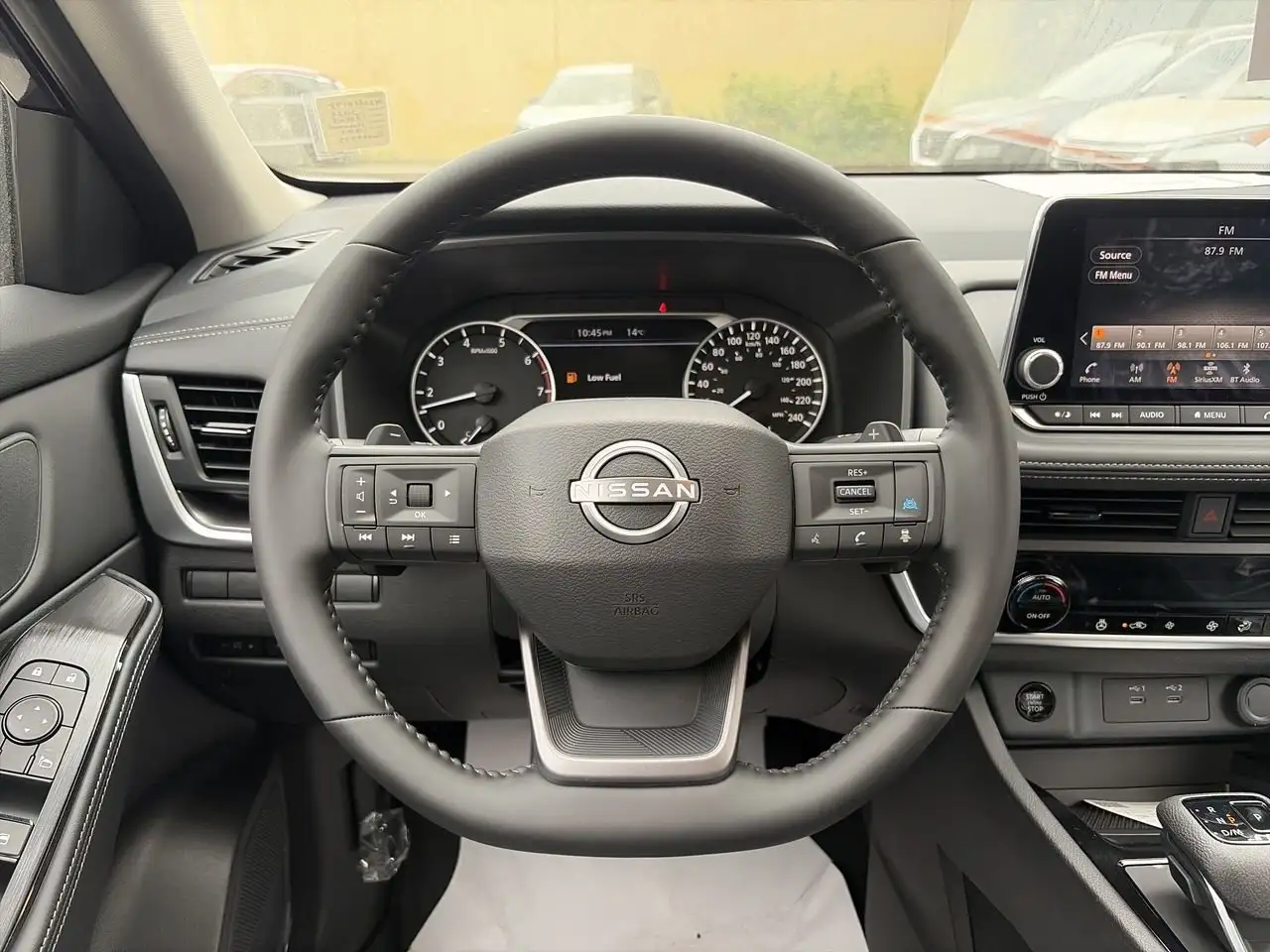 Nissan Rogue снимка Nissan Rogue