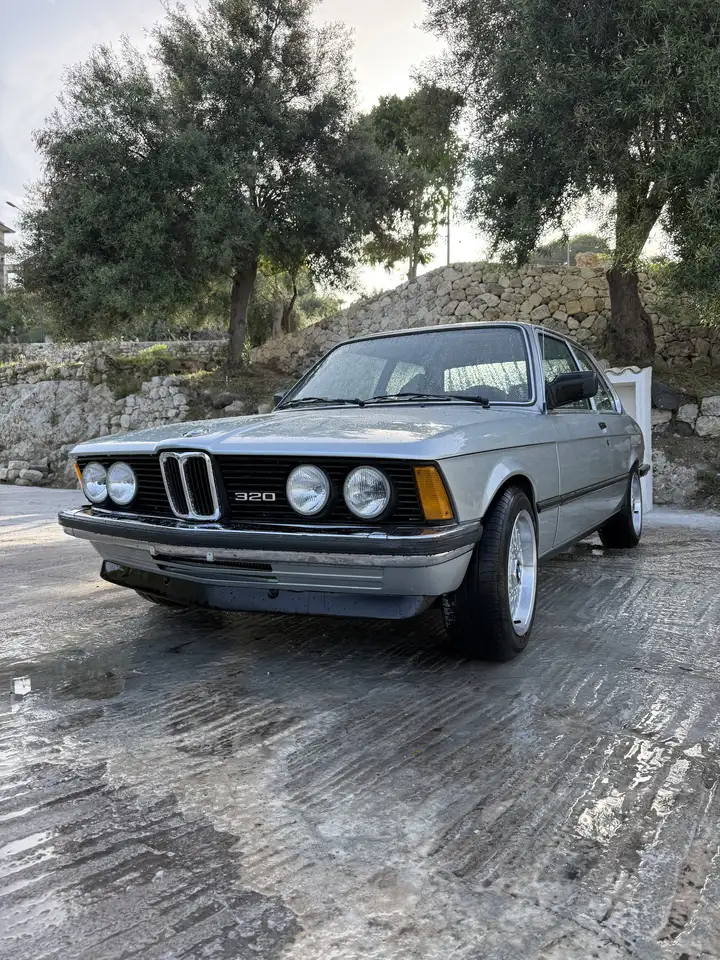 BMW 320 2p, foto 2
