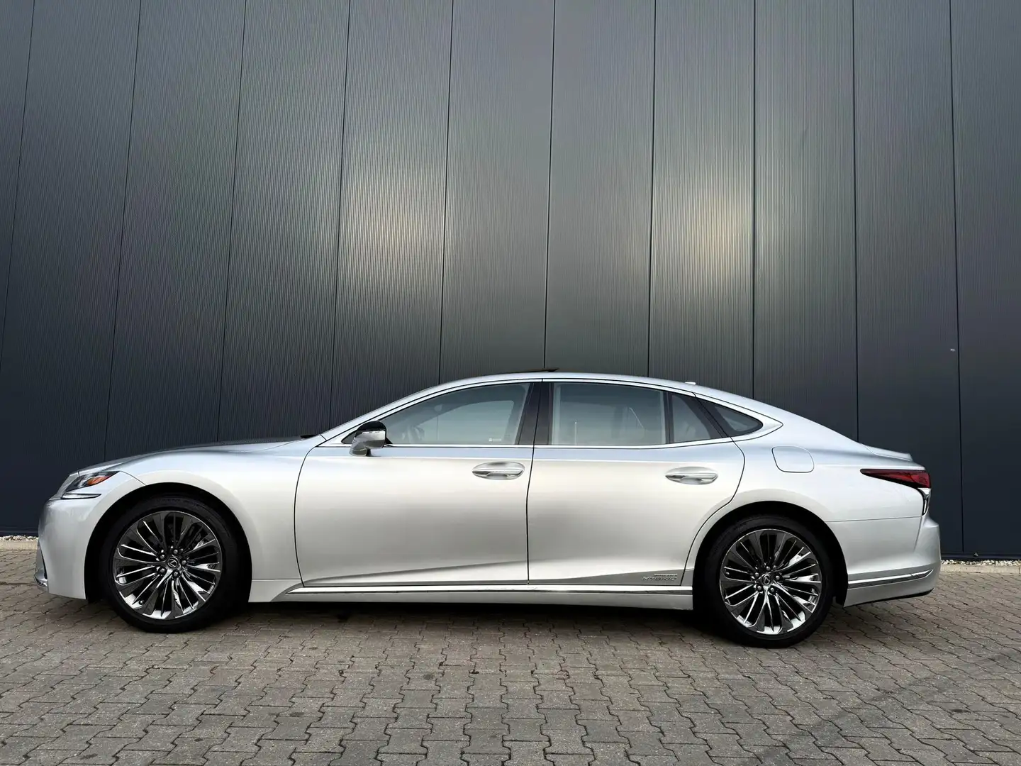 Lexus LS 500 500h AWD President Line uniek 32000km! Grau - 2