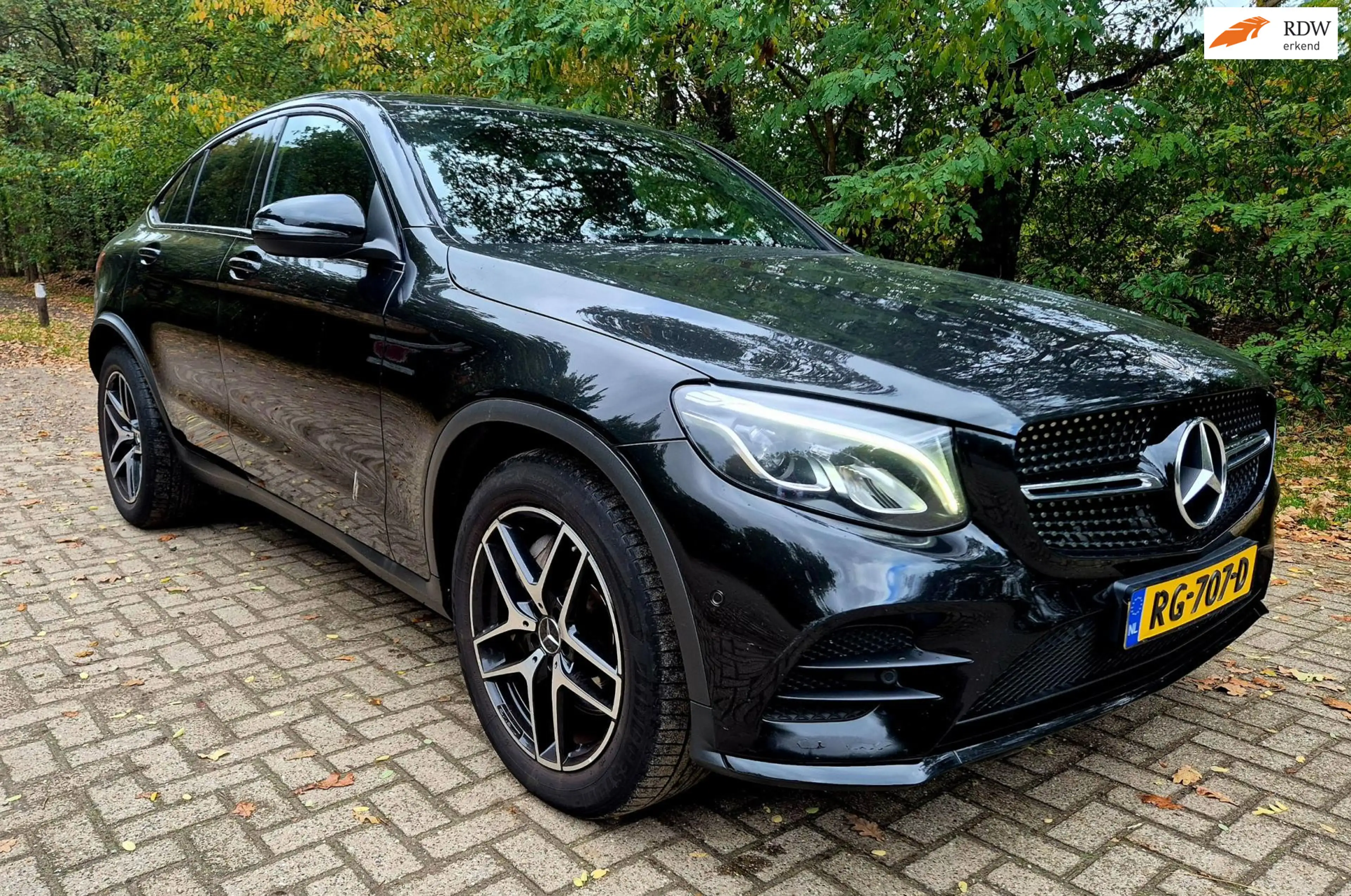 Mercedes-Benz GLC 250 Coupé 4MATIC Edition 1 AMG . Leder . Schuifdak