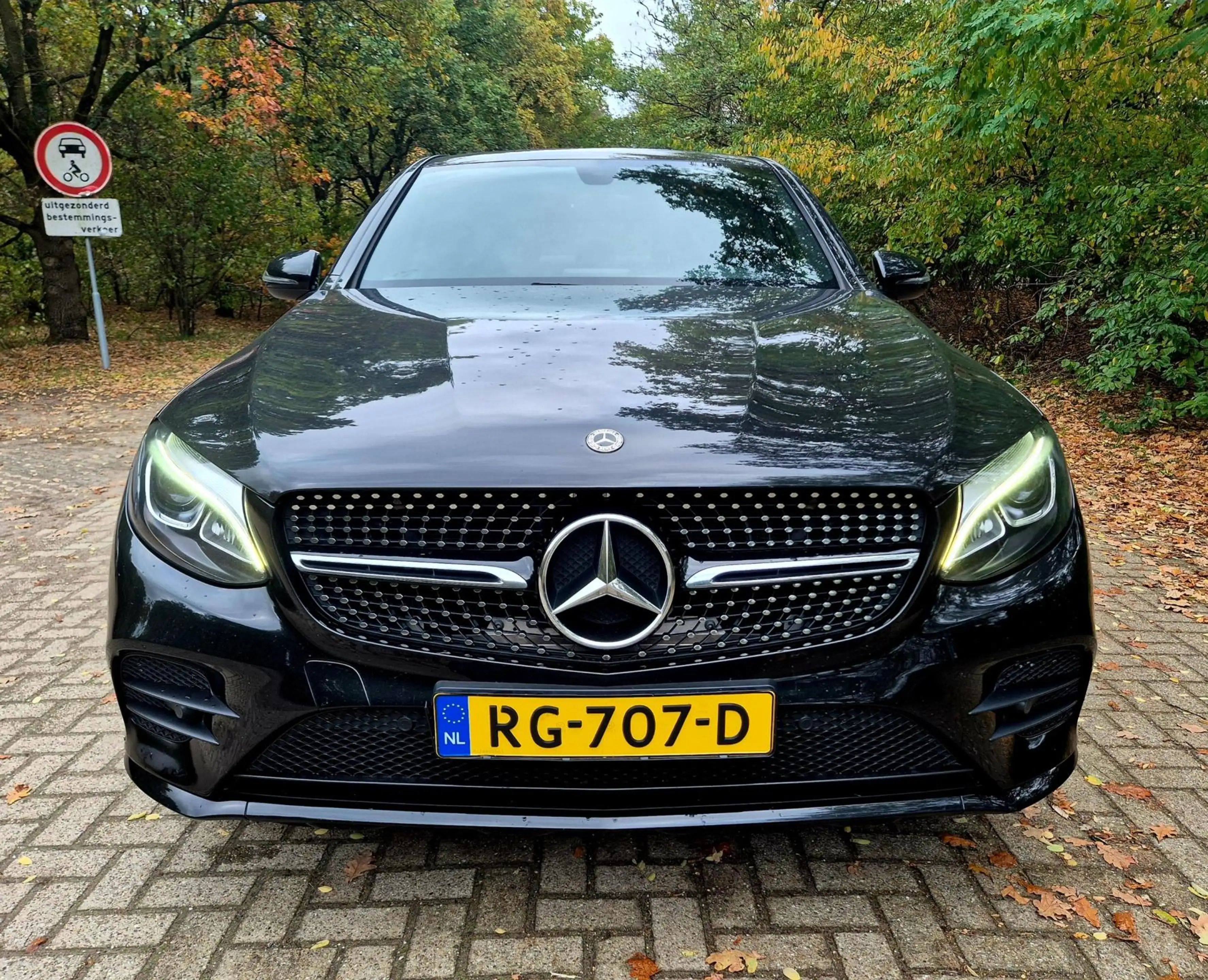 Mercedes-Benz GLC 250 Coupé 4MATIC Edition 1 AMG . Leder . Schuifdak — photo 3
