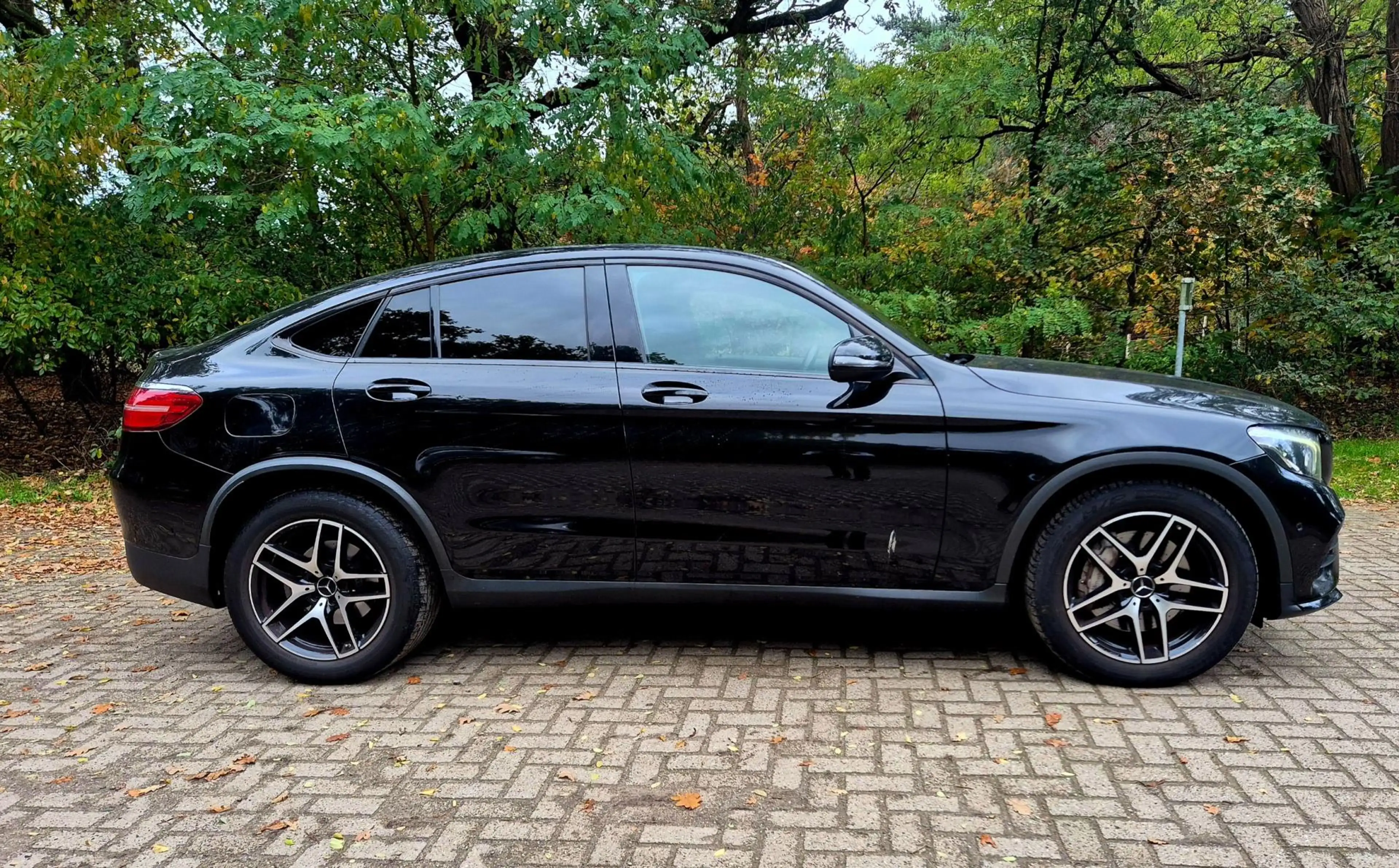 Mercedes-Benz GLC 250 Coupé 4MATIC Edition 1 AMG . Leder . Schuifdak — photo 5