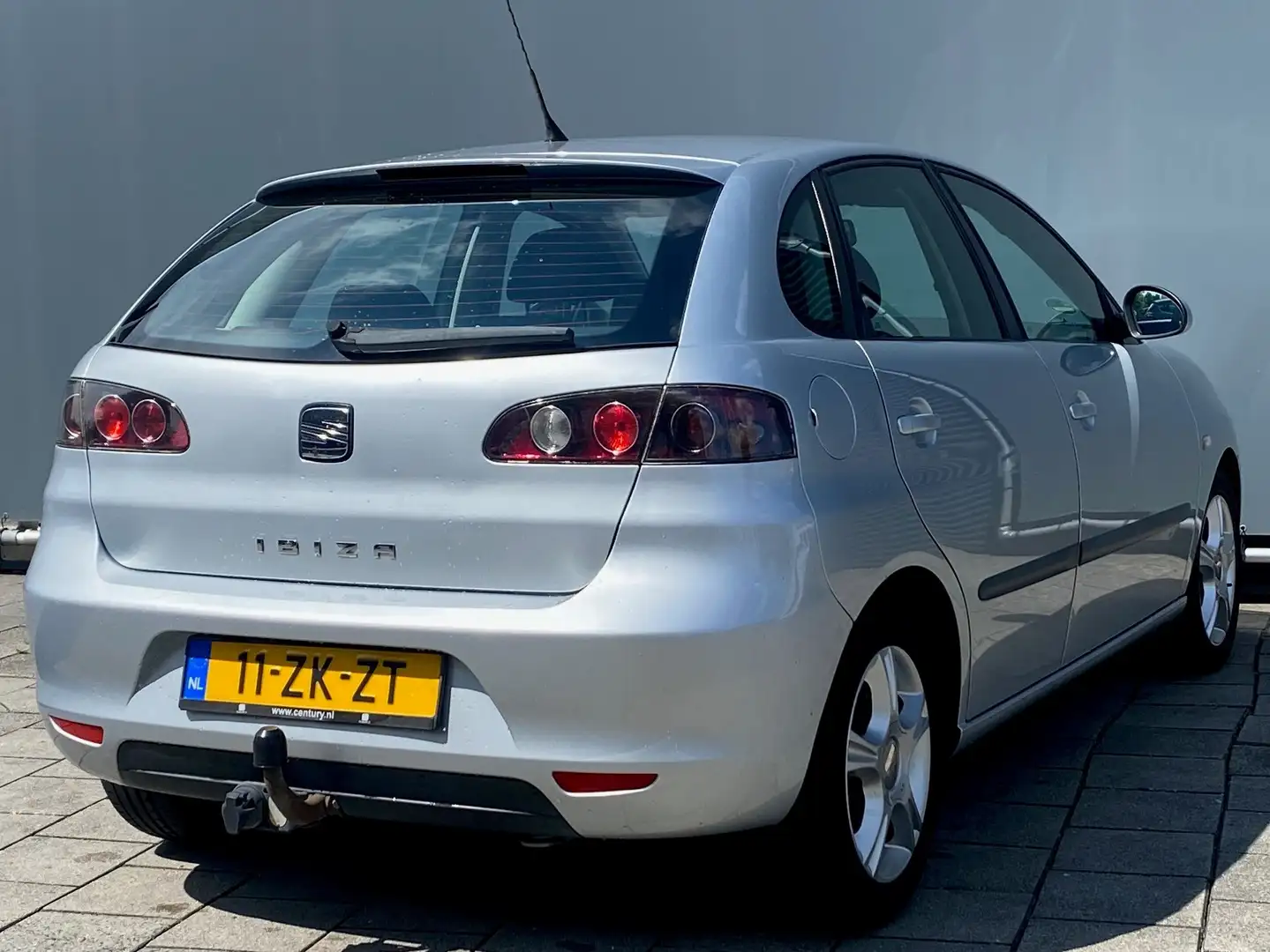 SEAT Ibiza BWJ 2008 \1.4-16V 86PK Trendstyle | AIRCO | TREKHA Grijs - 2