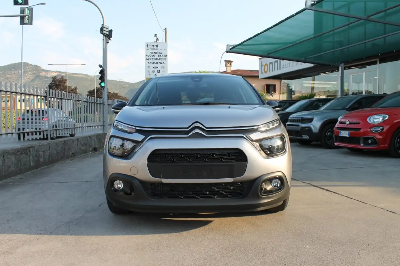 Citroen C3 1.2 Puretech 110cv S&S EAT6 Max *Automatica* Zilver - 2