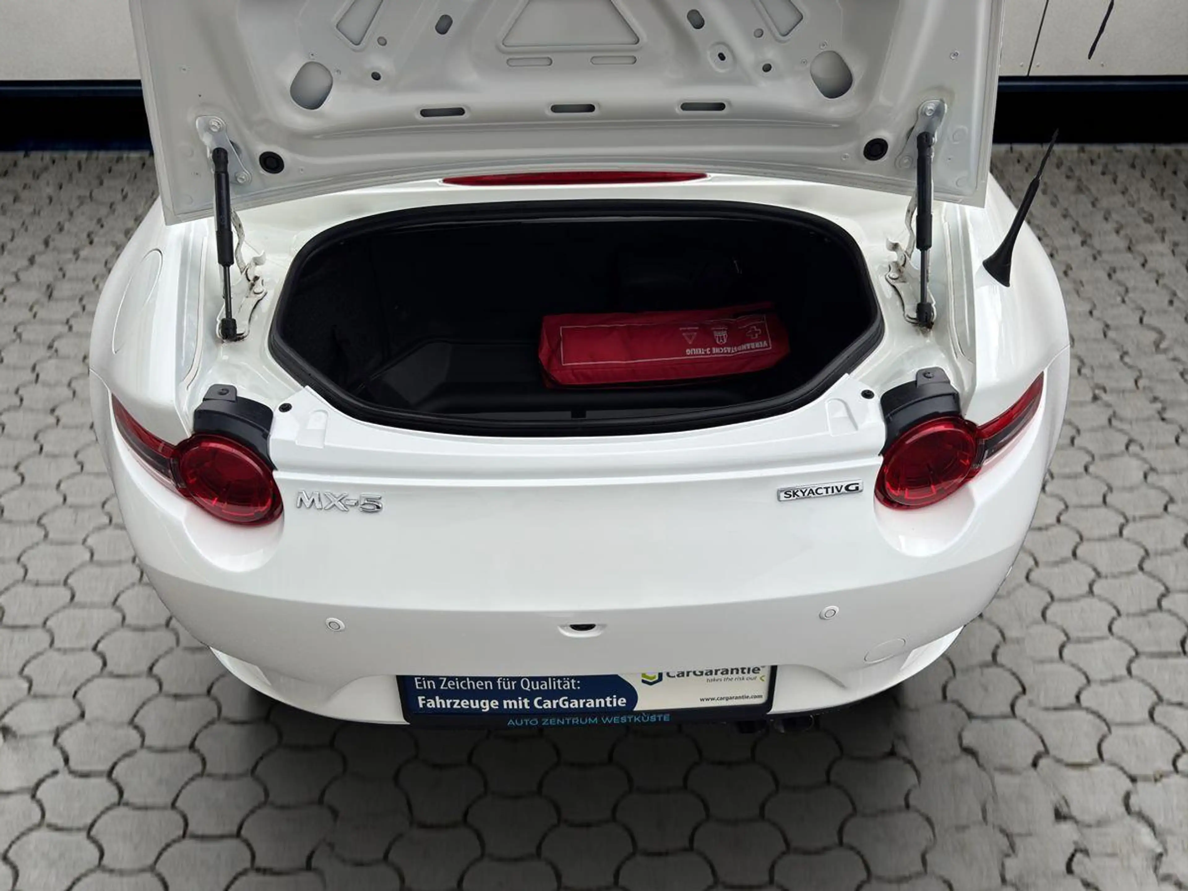 Mazda MX-5 Selection 1.5 BOSE Kamera SHZ Navi HU NEU — photo 9