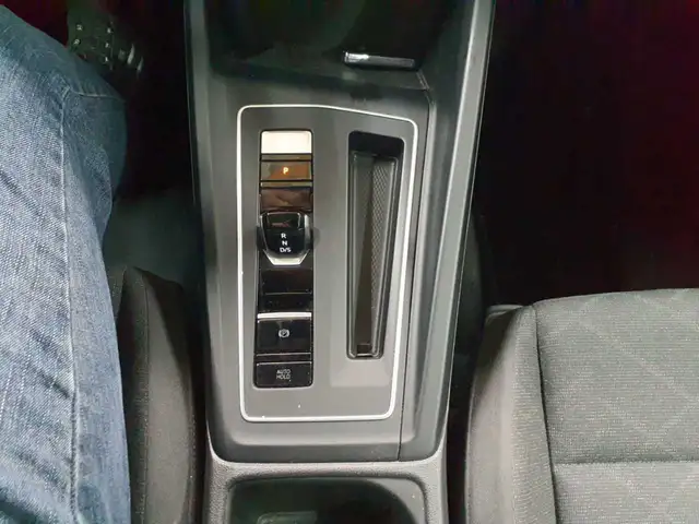 Volkswagen Golf view 10