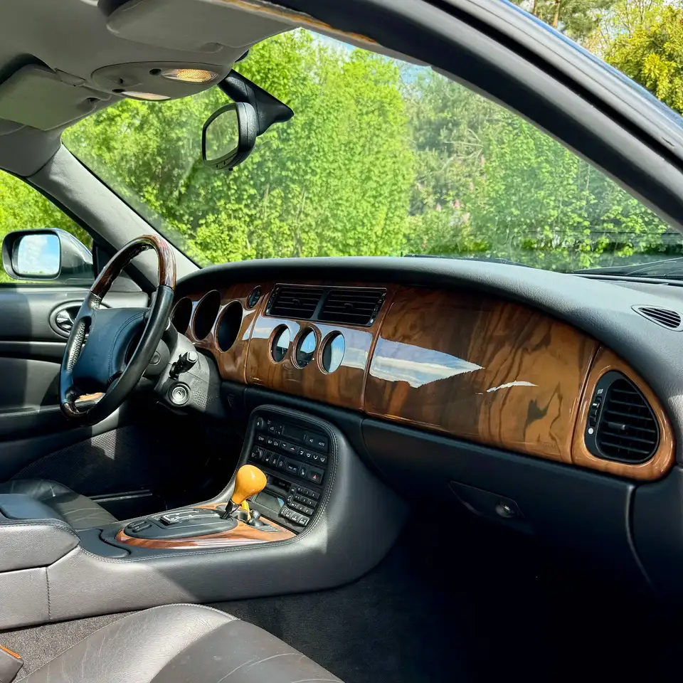 Jaguar XK8 Coupe, foto 5