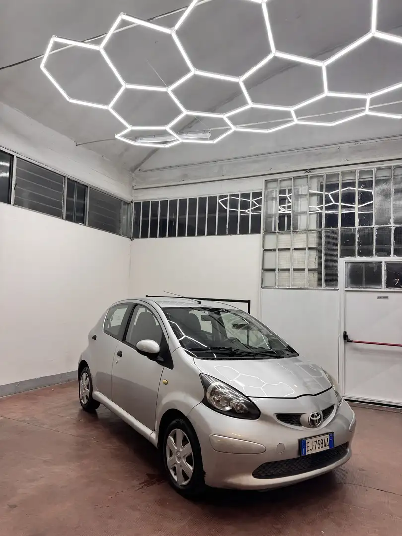 Toyota Aygo 5p 1.0 Sol Connect - 1