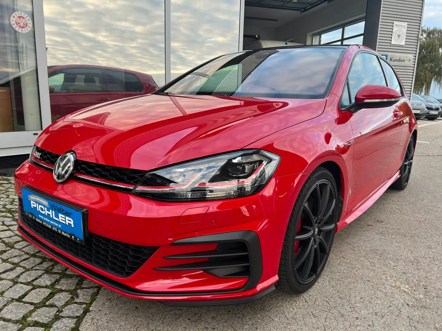 Volkswagen Golf GTI Performance 2,0 TSI DSG Rot - 1