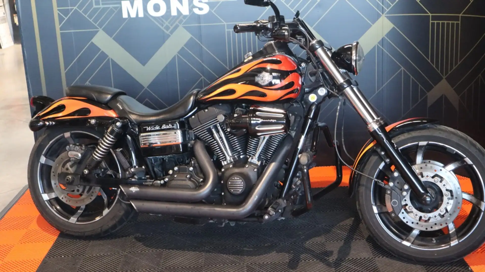 Harley-Davidson Dyna Glide Chopper White Negro - 2
