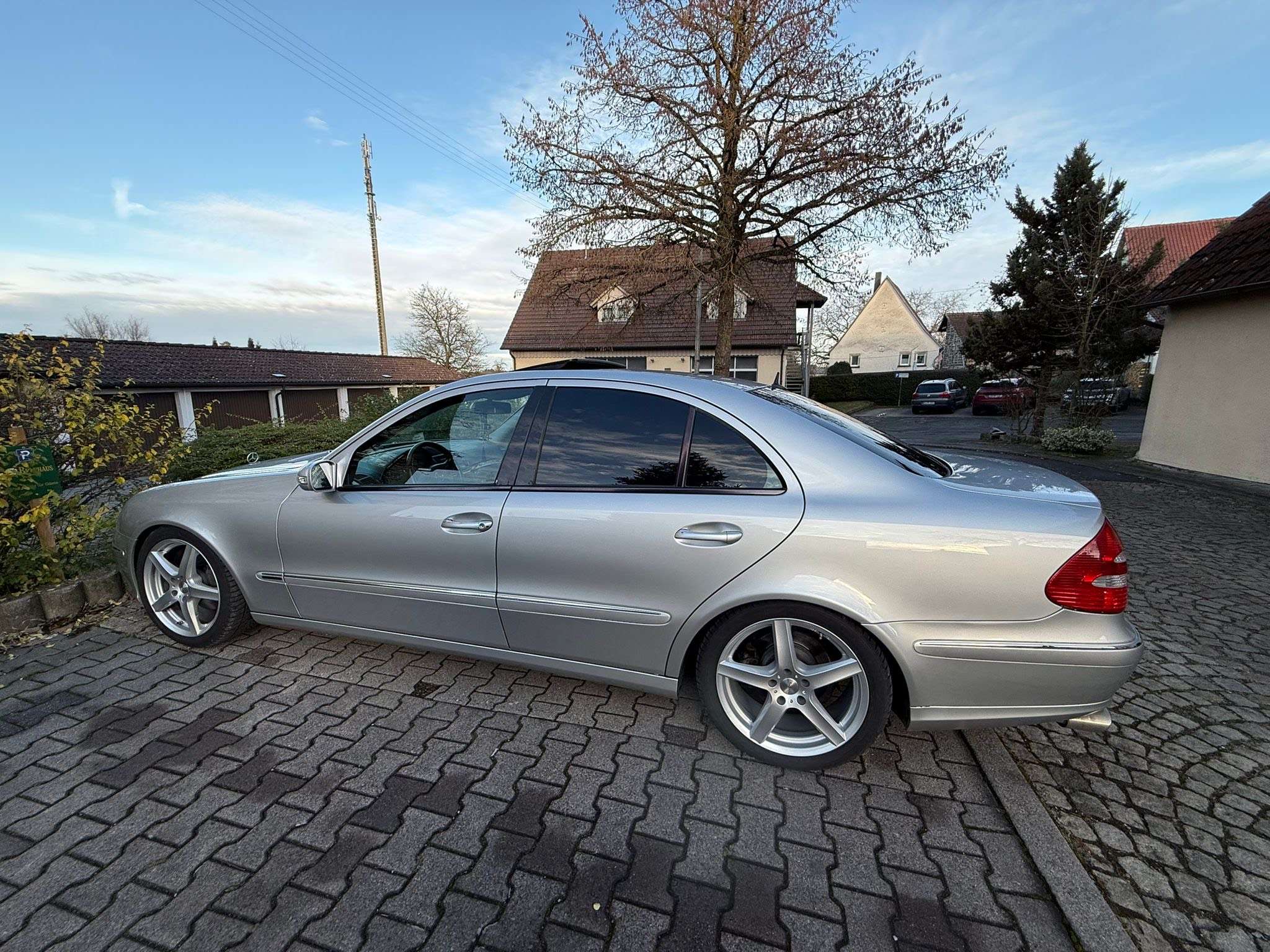 Second hand Mercedes Benz E-Class 320