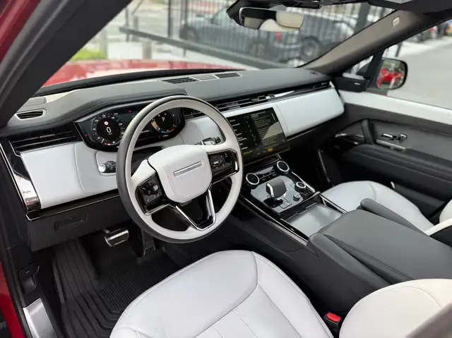 Land Rover Range Rover Sport view 15