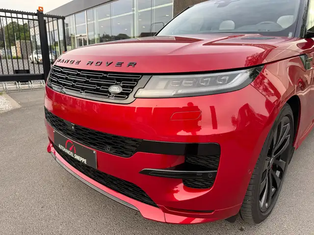 Land Rover Range Rover Sport view 3