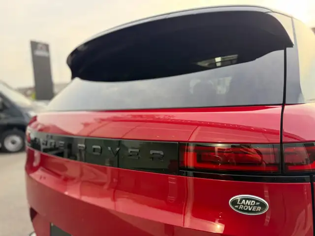 Land Rover Range Rover Sport view 10