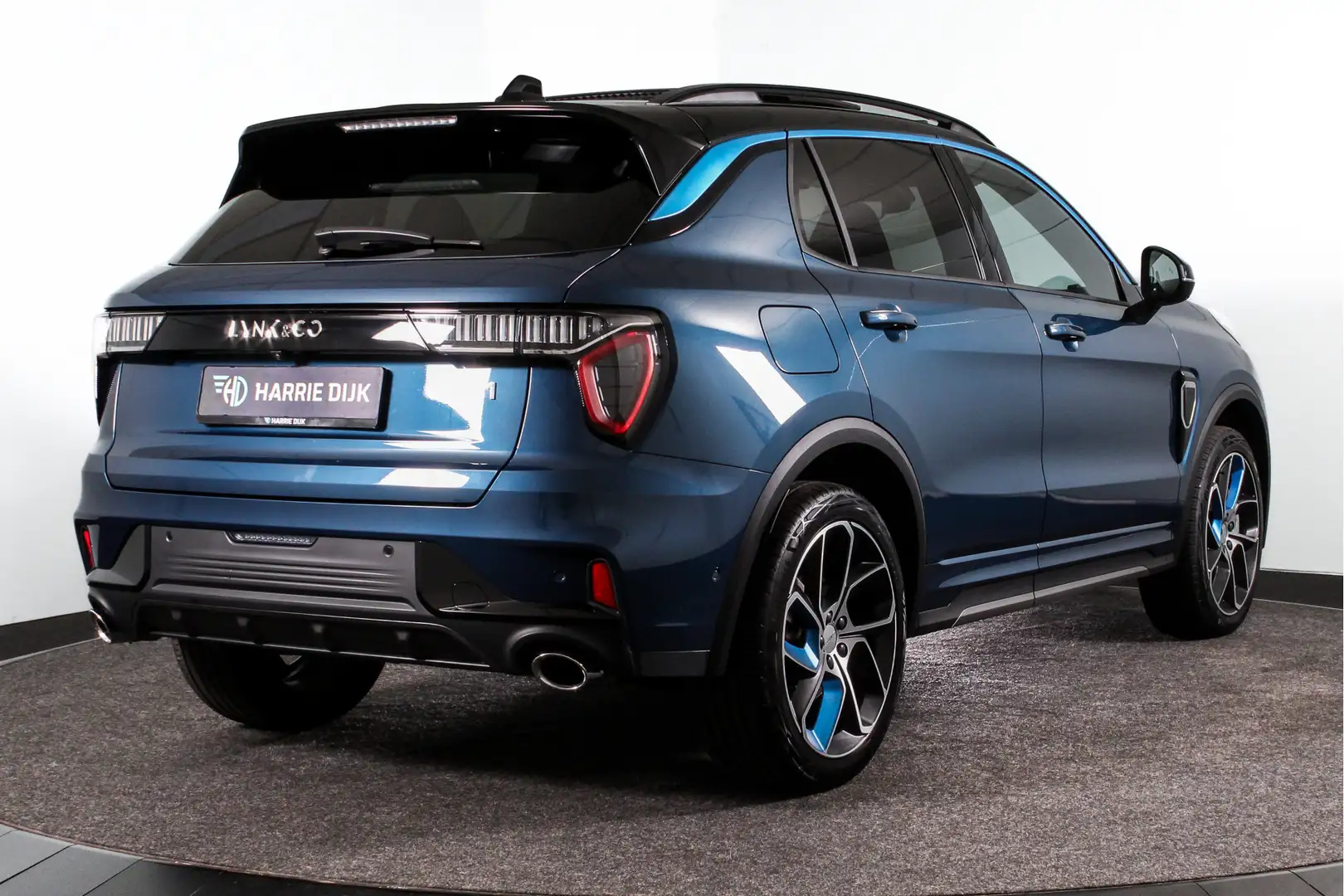 Lynk & Co 01 1.5 PHEV 261PK MY24 | Donkere hemel | 7.4 kWh Boor Albastru - 2