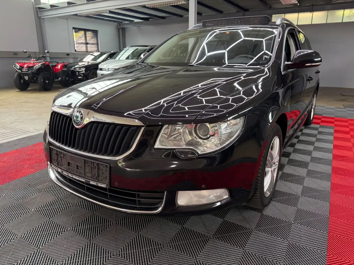 Skoda Superb Elegance Panorama Leder Xenon Navi SHZ Nero - 2