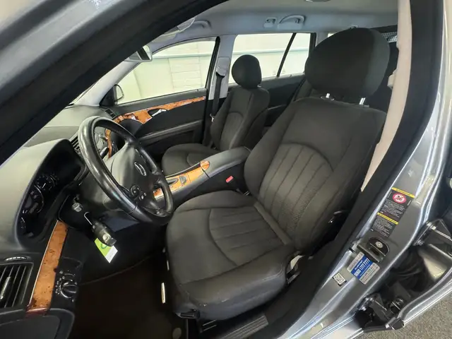 Mercedes-Benz 230 view 10