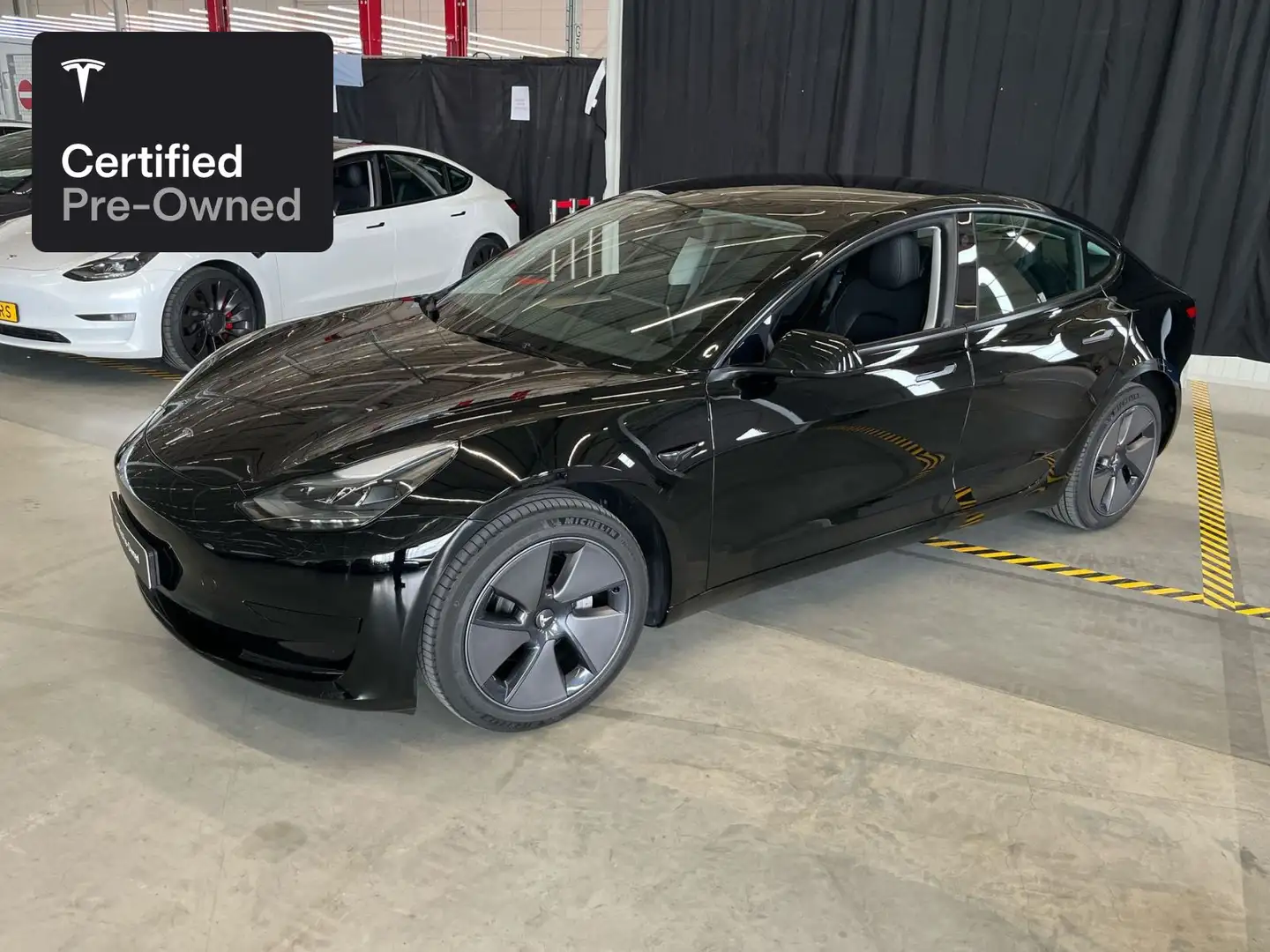 Tesla Model 3 Rear-Wheel Drive "Certified Pre-Owned" Zwart - 1