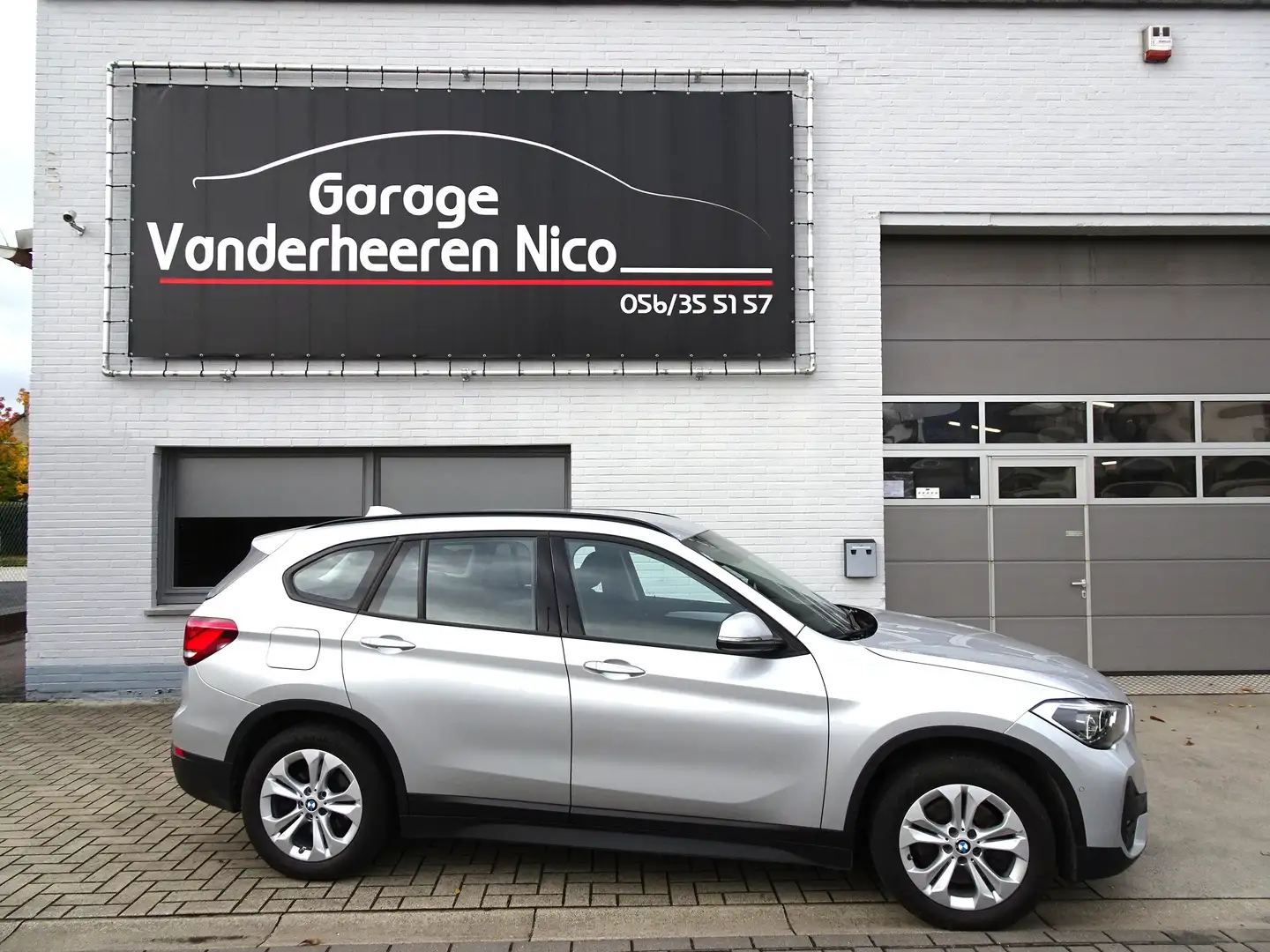 BMW X1 xDrive25e Hybride NAVI,FULL LED,EL.KOFFER,TREKHAAK Gris - 1