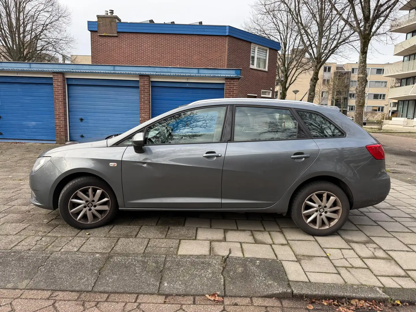 SEAT Ibiza ST 1.2 TSI Style Climate Cruise Gris - 2