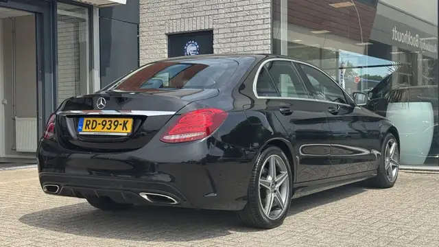 Mercedes-Benz C-Class view 4