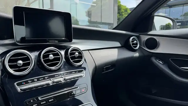 Mercedes-Benz C-Class view 17