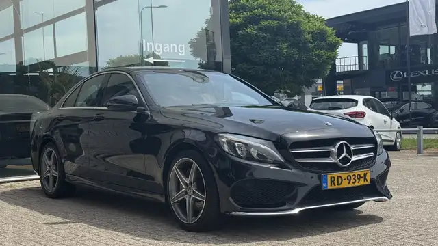 Mercedes-Benz C-Class view 3