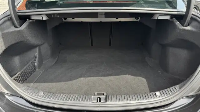 Mercedes-Benz C-Class view 14