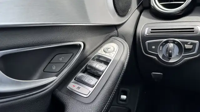 Mercedes-Benz C-Class view 15