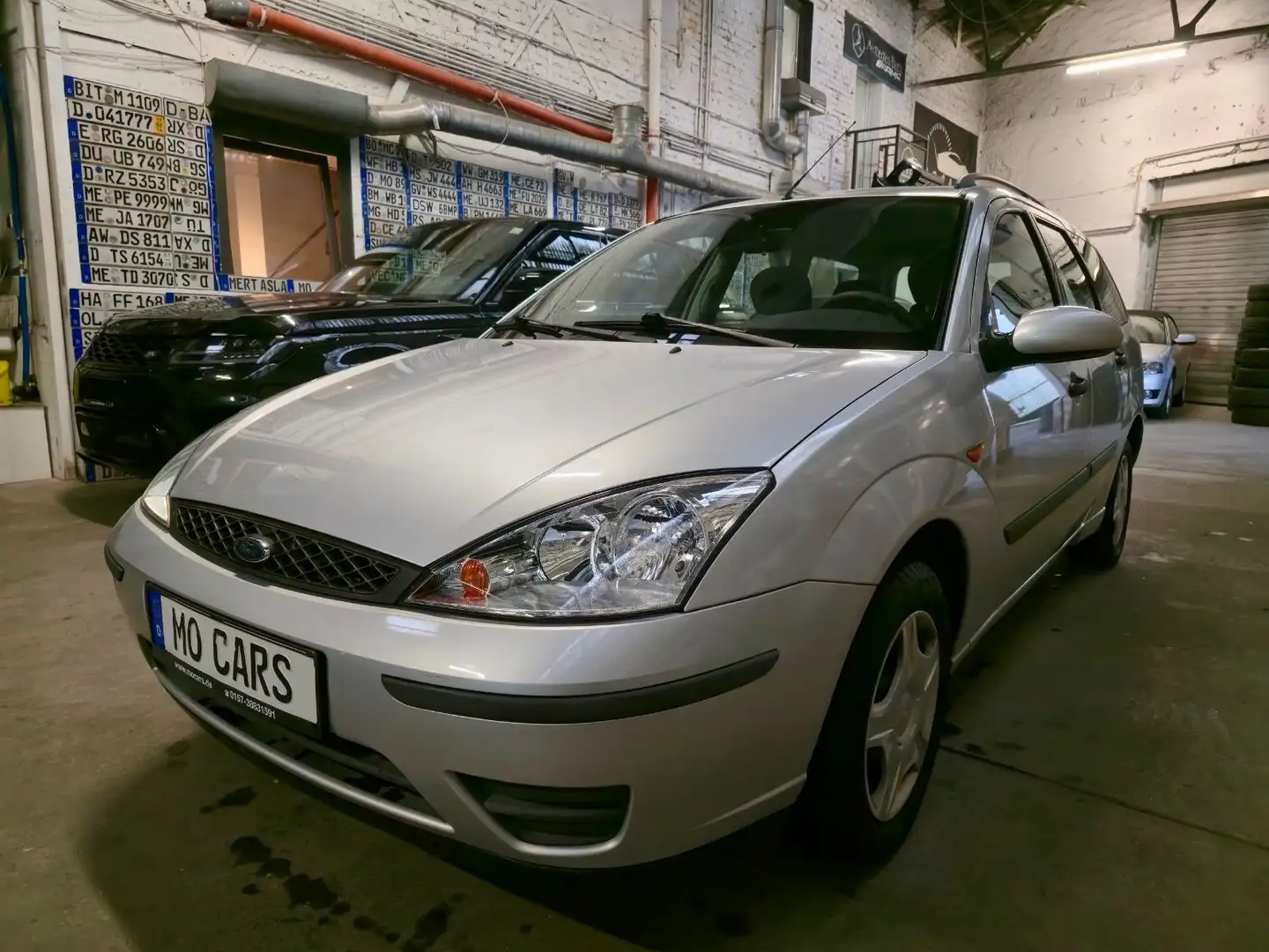 Ford Focus *1.Hand* Inspektion NEU*TÜV NEU* Silber - 1