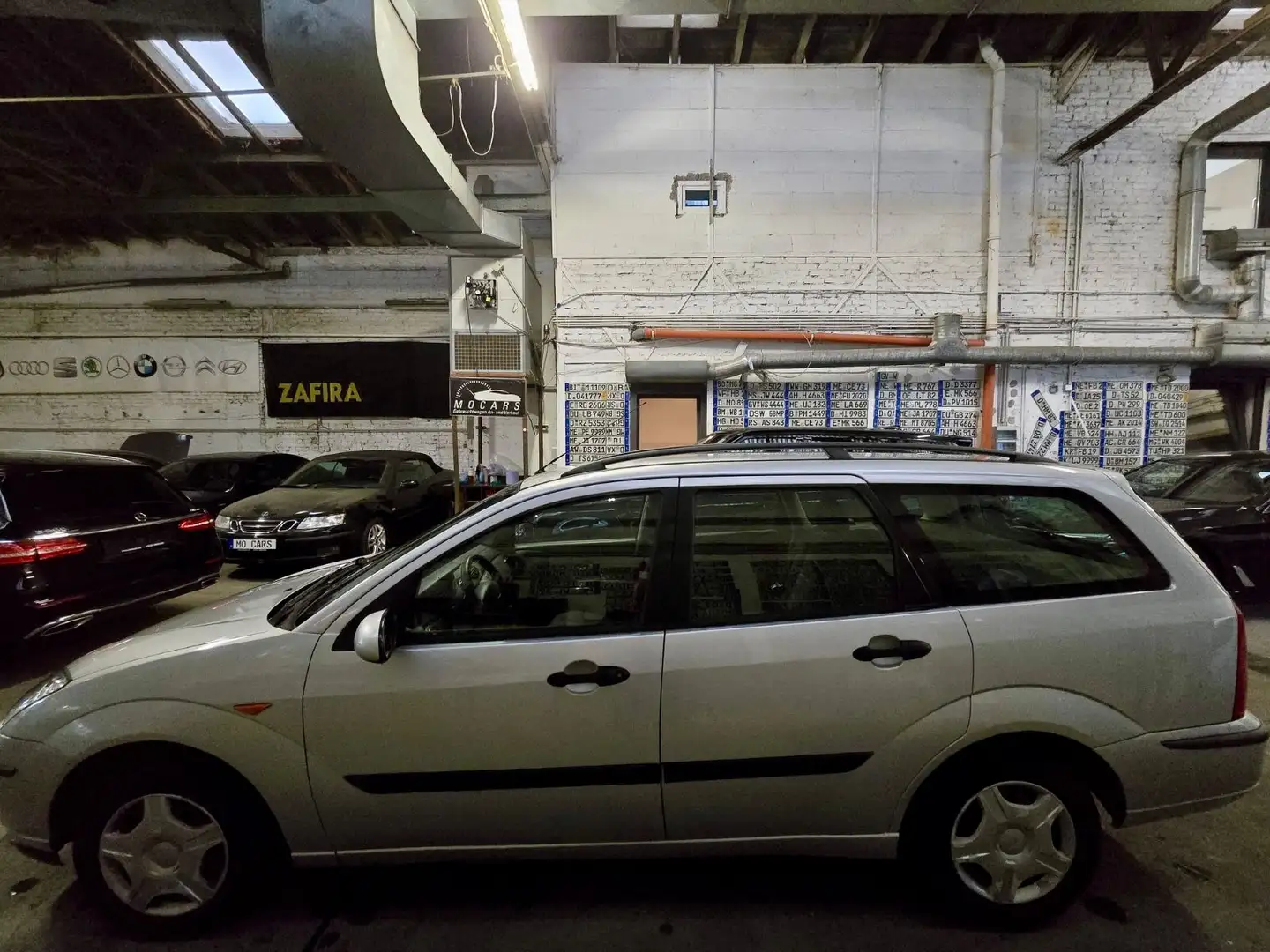 Ford Focus *1.Hand* Inspektion NEU*TÜV NEU* Silber - 2