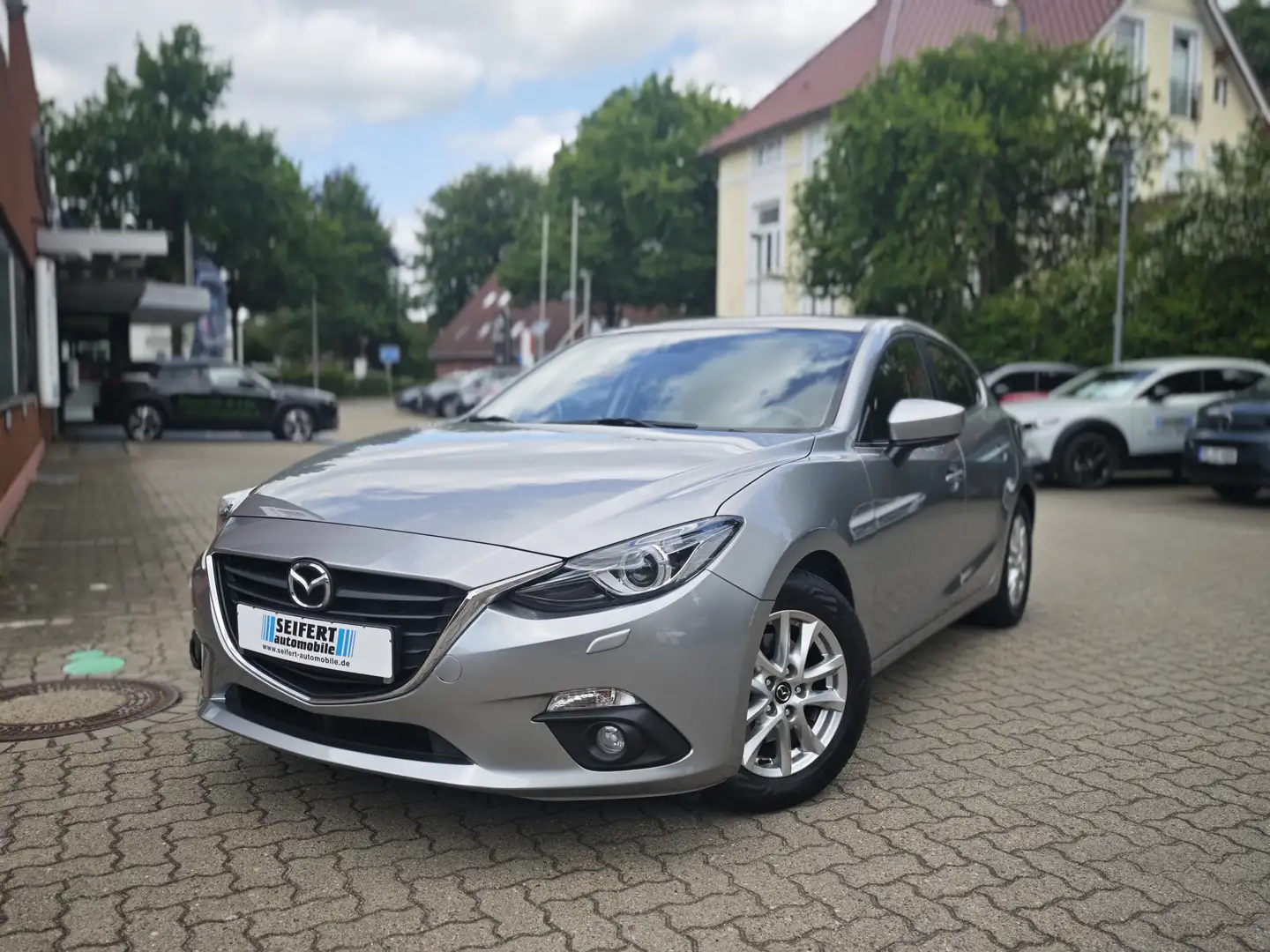 Mazda 3 SKYACTIV-G 120 CENTER TOU-P LIC-P NAV Silver - 1