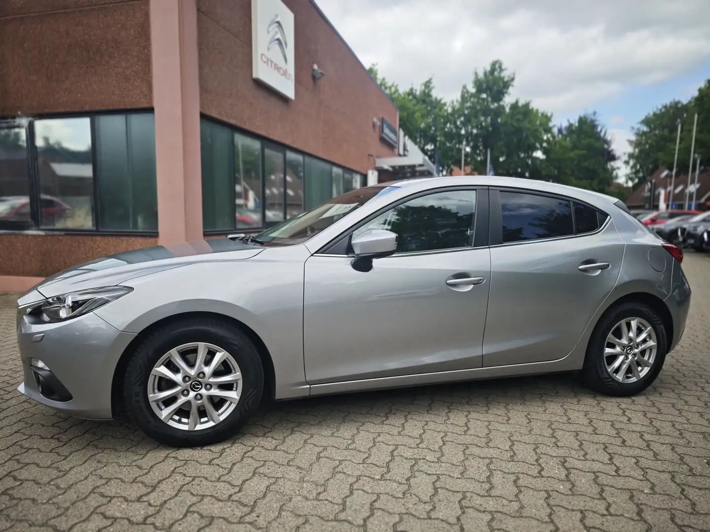 Mazda 3 SKYACTIV-G 120 CENTER TOU-P LIC-P NAV Silver - 2