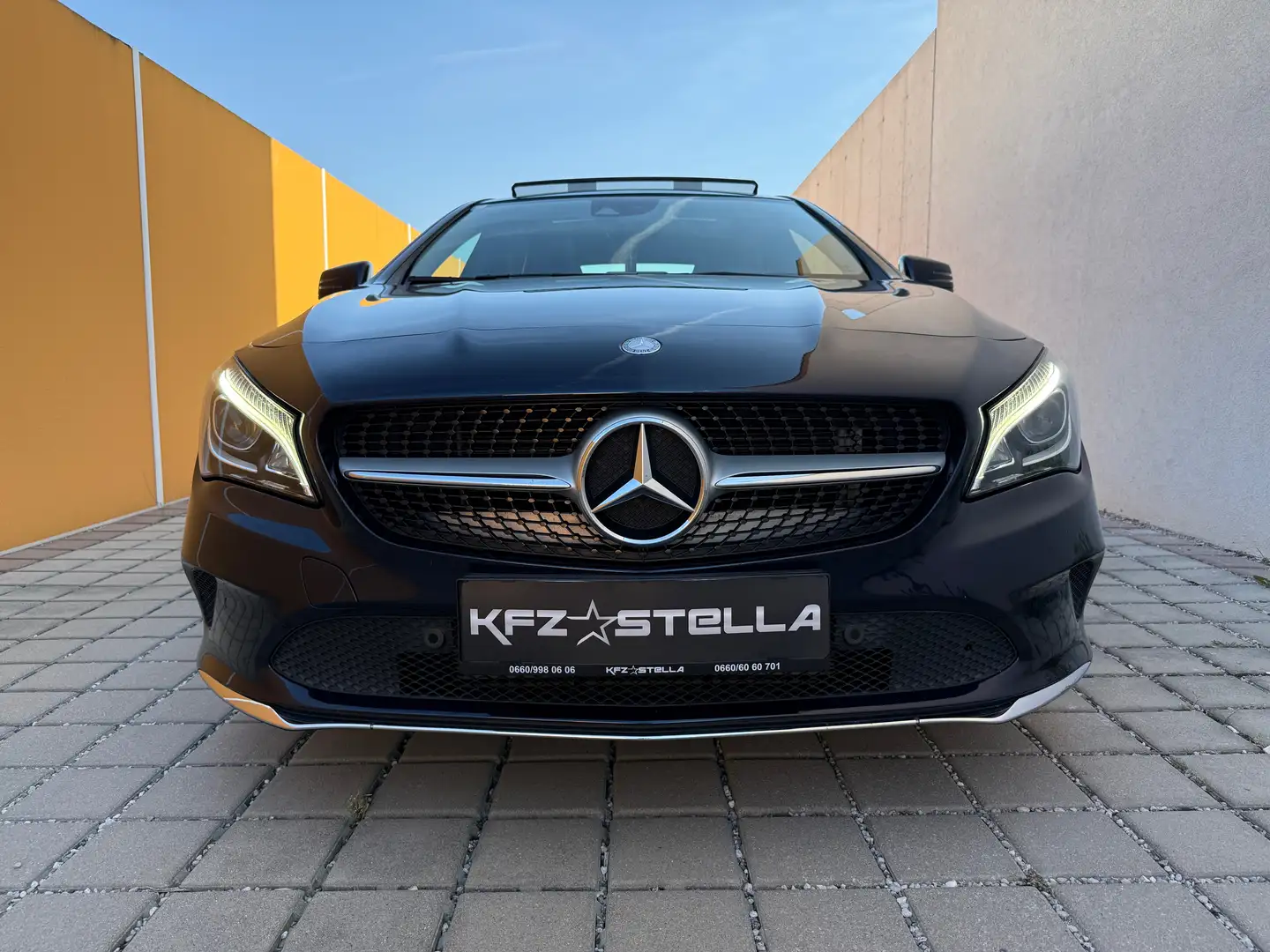 Mercedes-Benz CLA 220 CDI Facelift Urban Panorama /7G Automatik/1.Besitz Blauw - 2