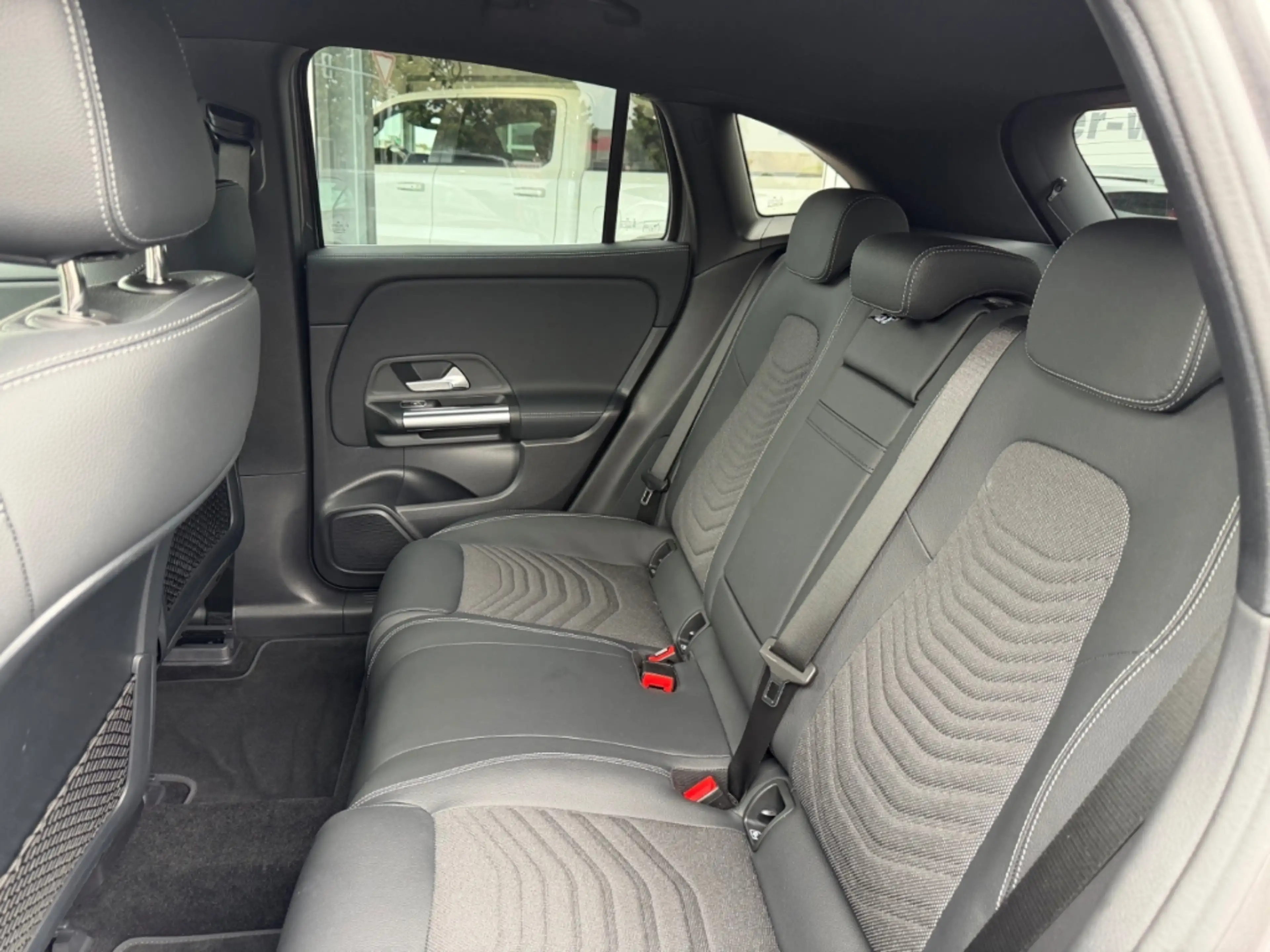 Mercedes-Benz EQA 250+,Progressive, ACC, Kamera, LED, Navi, SHZ — photo 13