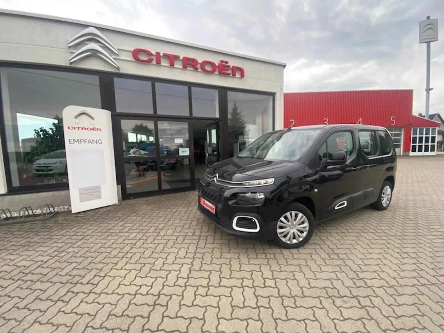 Citroen Berlingo Feel M Schwarz - 1