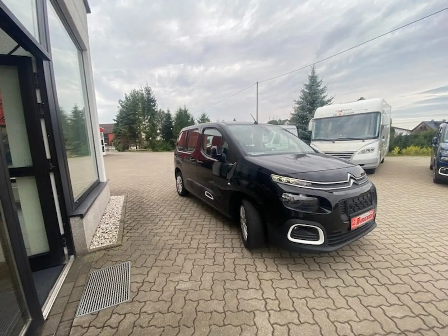 Citroen Berlingo Feel M Schwarz - 2