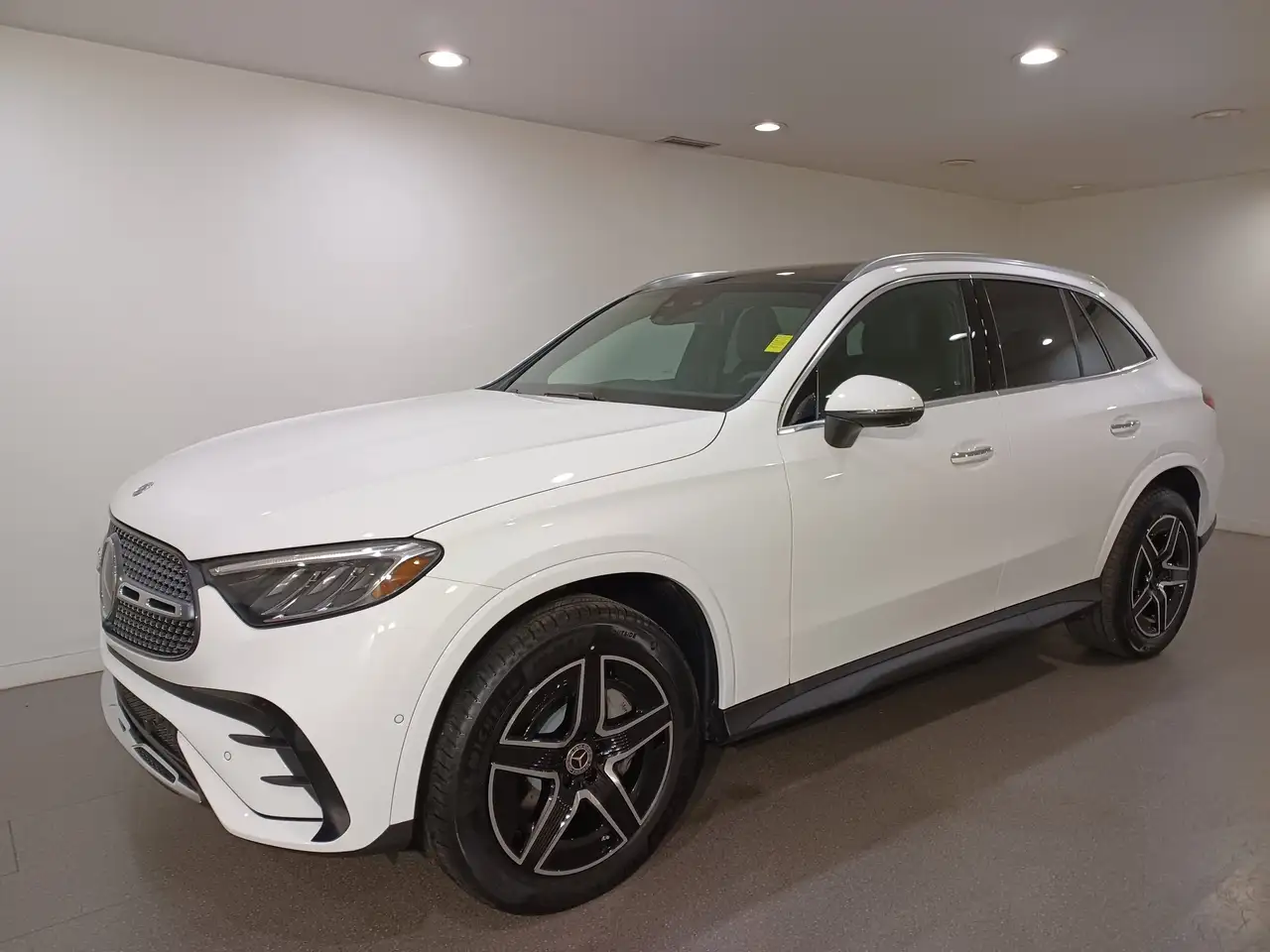 Mercedes-Benz GLC снимка Mercedes-Benz GLC