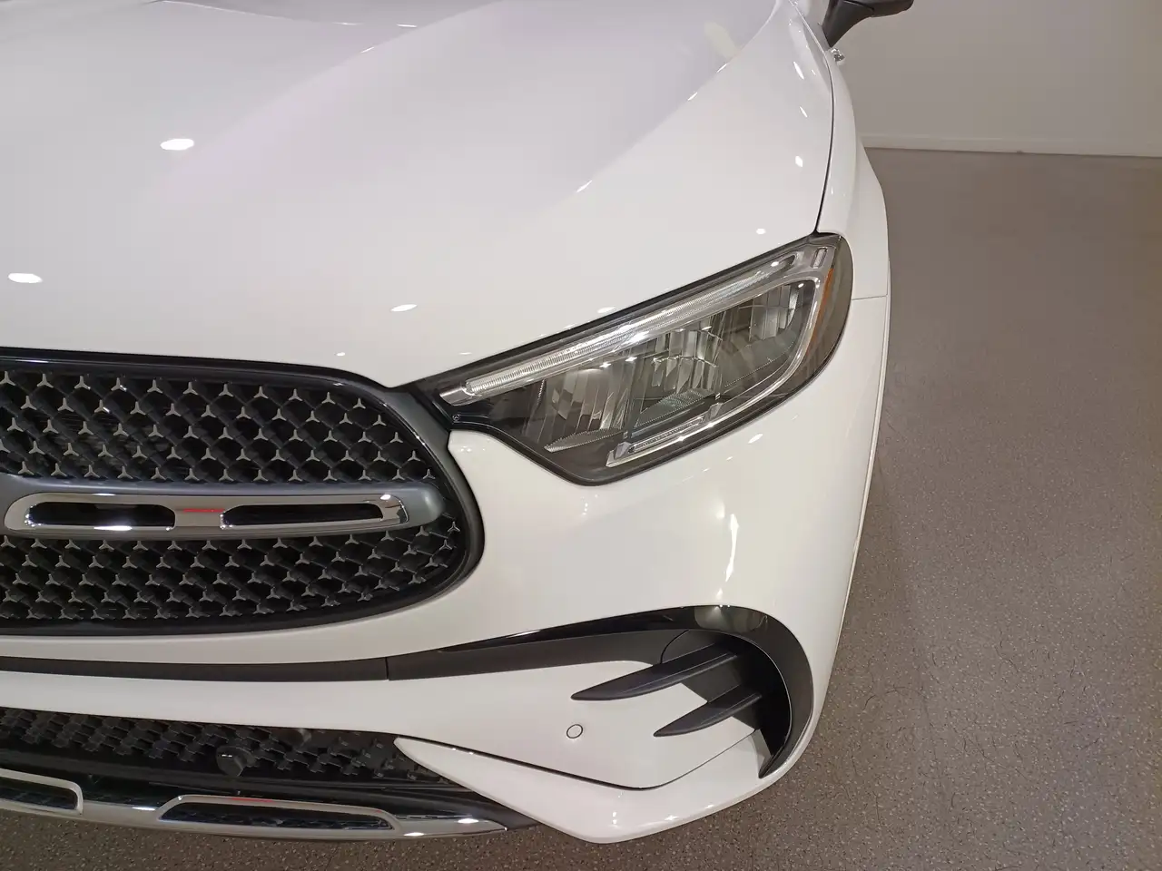 Mercedes-Benz GLC снимка Mercedes-Benz GLC