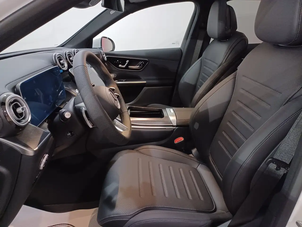 Mercedes-Benz GLC снимка Mercedes-Benz GLC