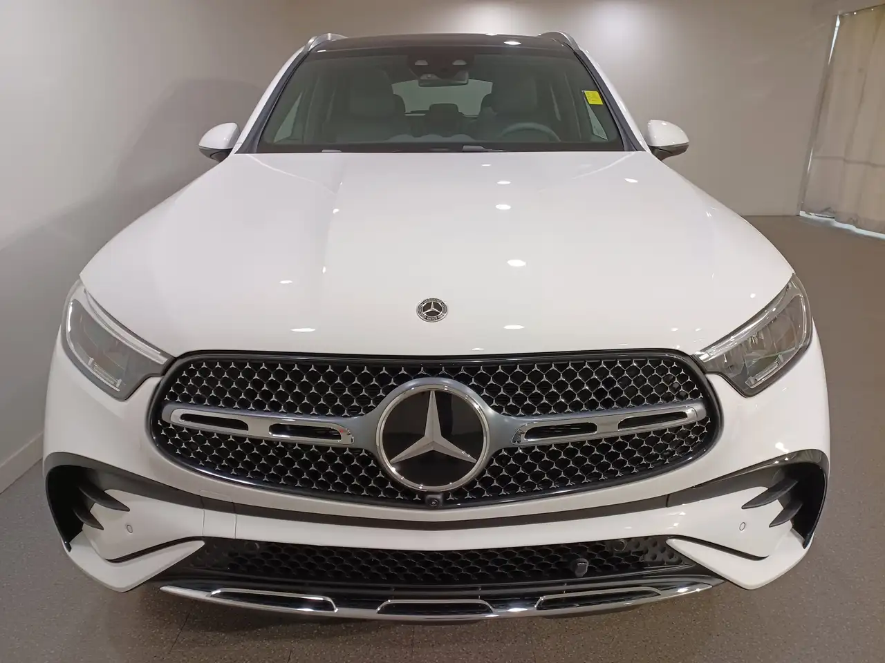 Mercedes-Benz GLC снимка Mercedes-Benz GLC