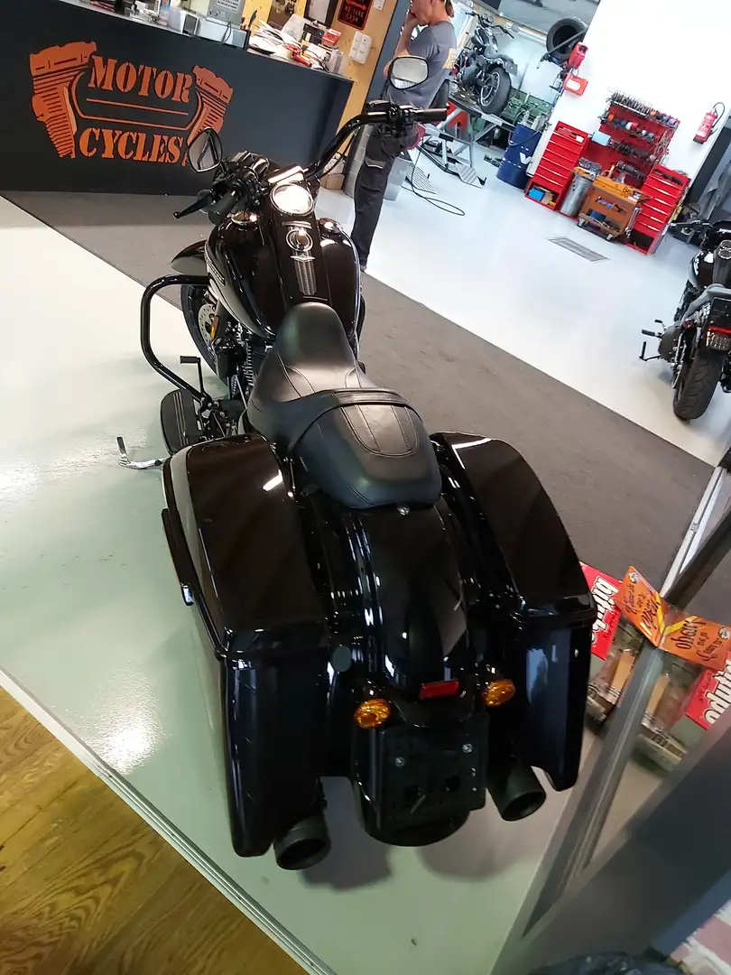 Harley-Davidson Road King Special Schwarz - 2