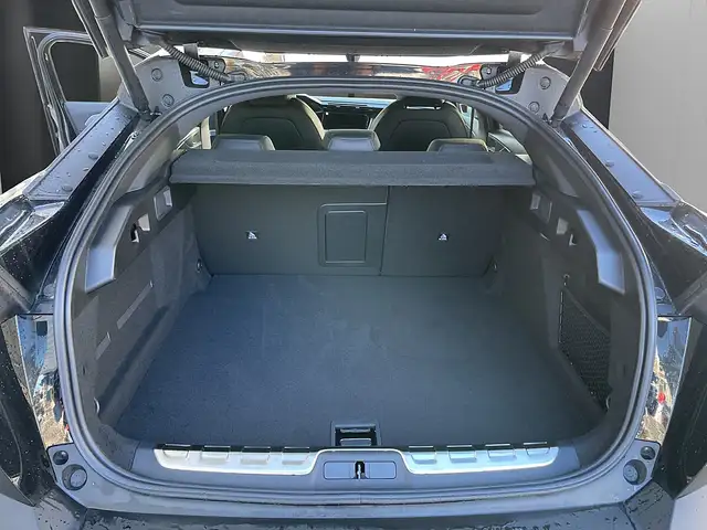 Peugeot 408 Elektro 210 58kWh GT Ansicht 11
